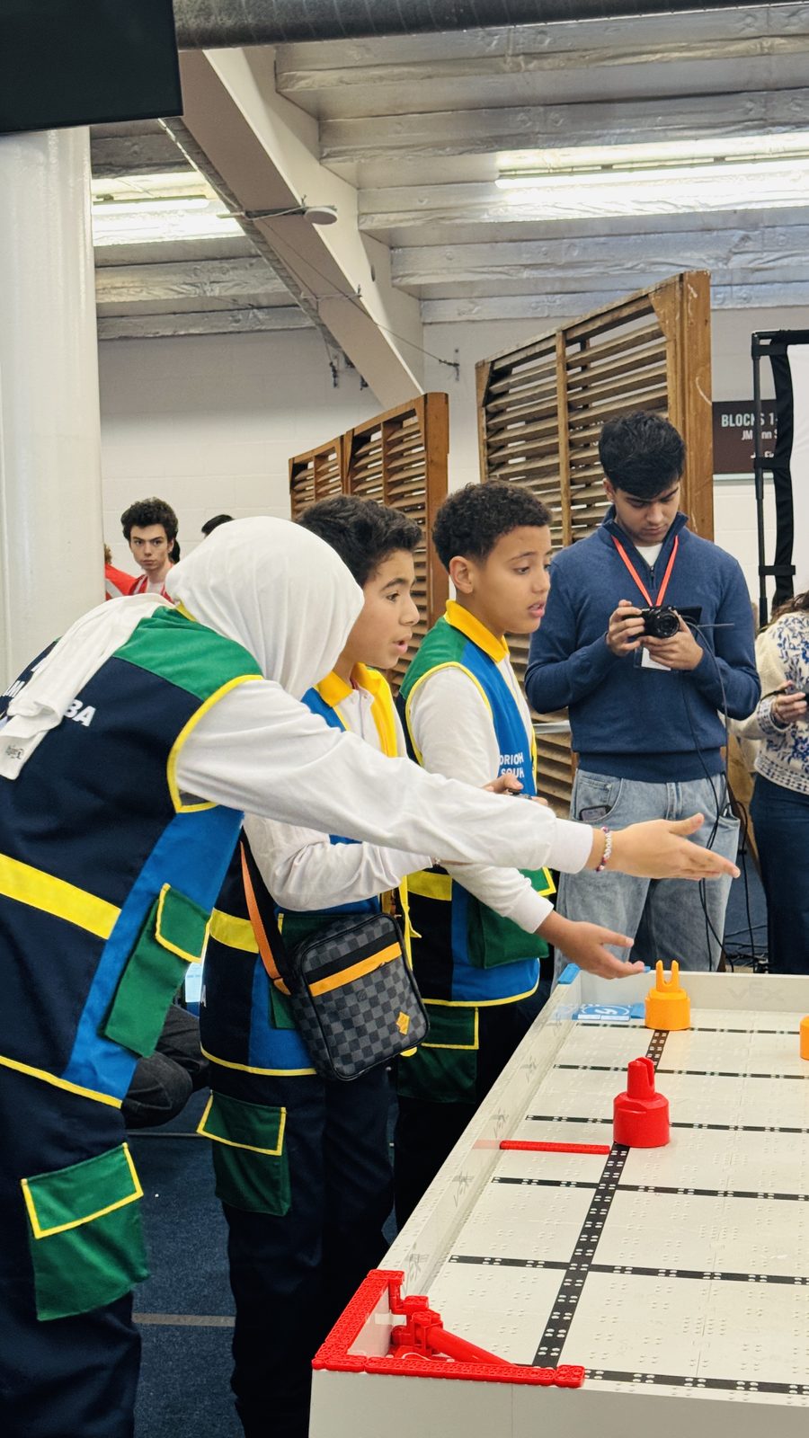 L'équipe du centre en compétition de robotique